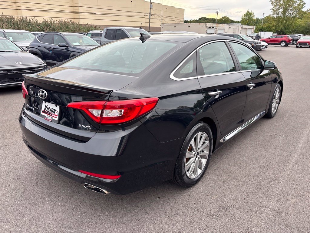 Used 2017 Black Hyundai Sport image 5
