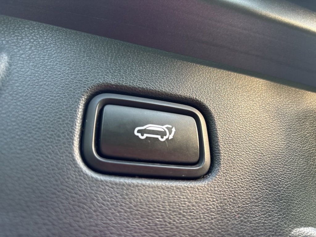 Used 2023 Gray Hyundai SEL image 19
