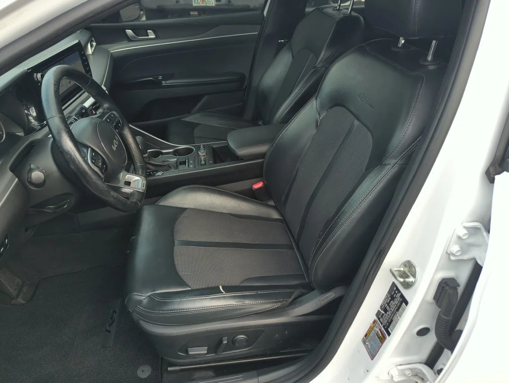 Used 2023 White Kia GT-Line image 12