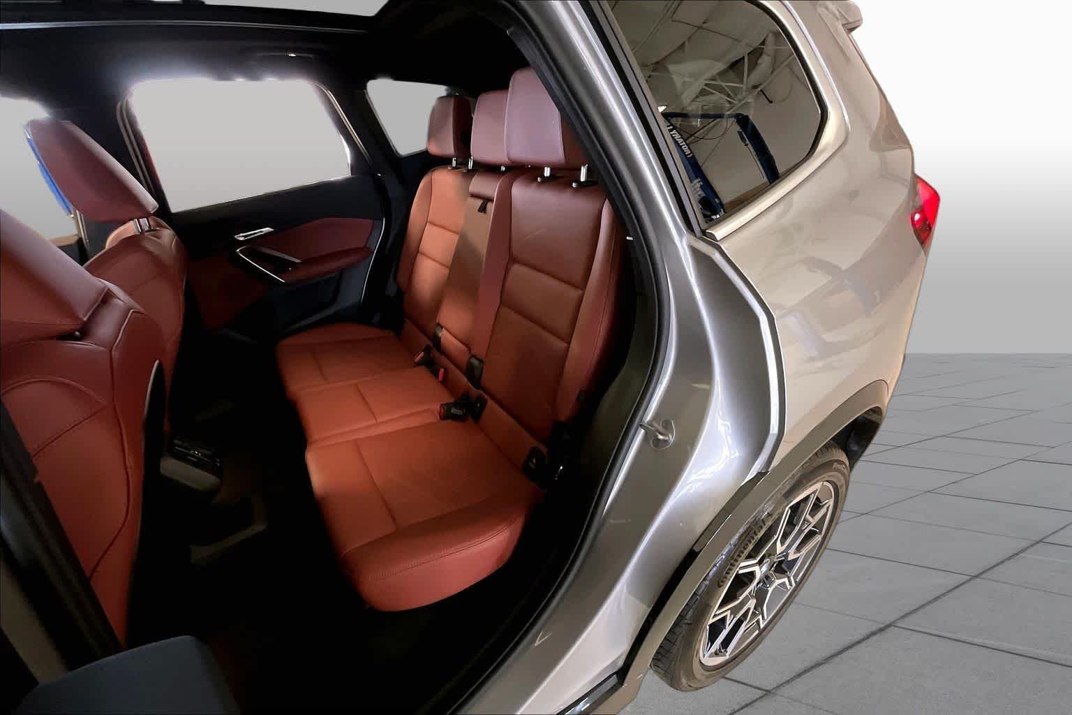 Used 2026 Space Silver Metallic BMW xDrive28i image 19