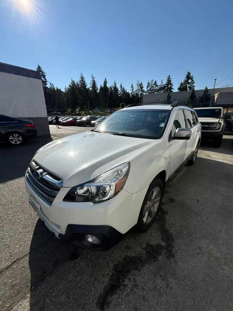 Used 2013 Satin White Pearl Subaru 2.5i image 1