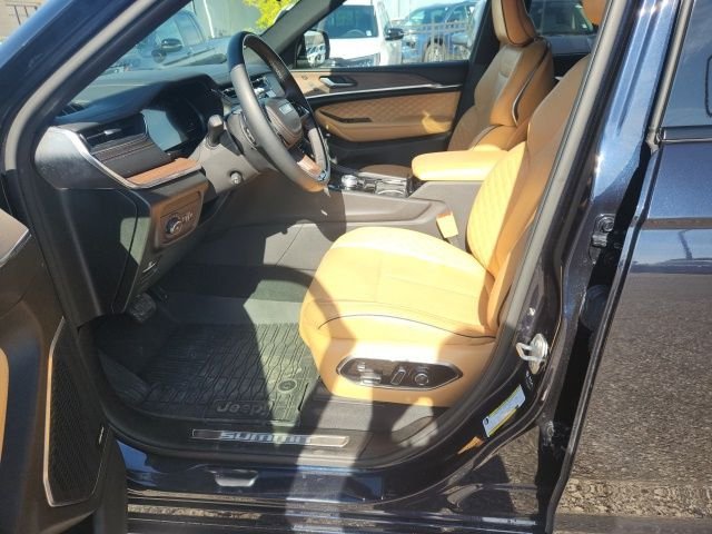 Used 2024 Black Jeep Summit image 15