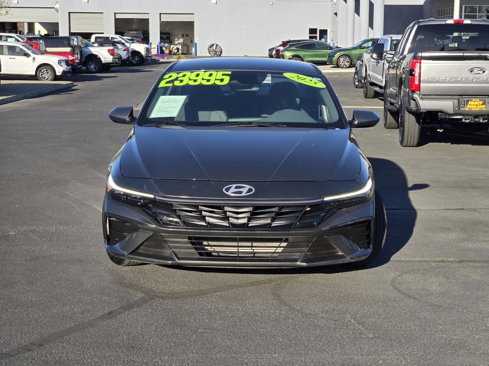 Used 2025 Amazon Gray Hyundai SE image 2