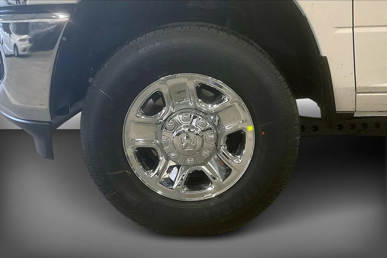 New 2026 Bright White Clear-Coat Exterior Paint RAM Tradesman image 28