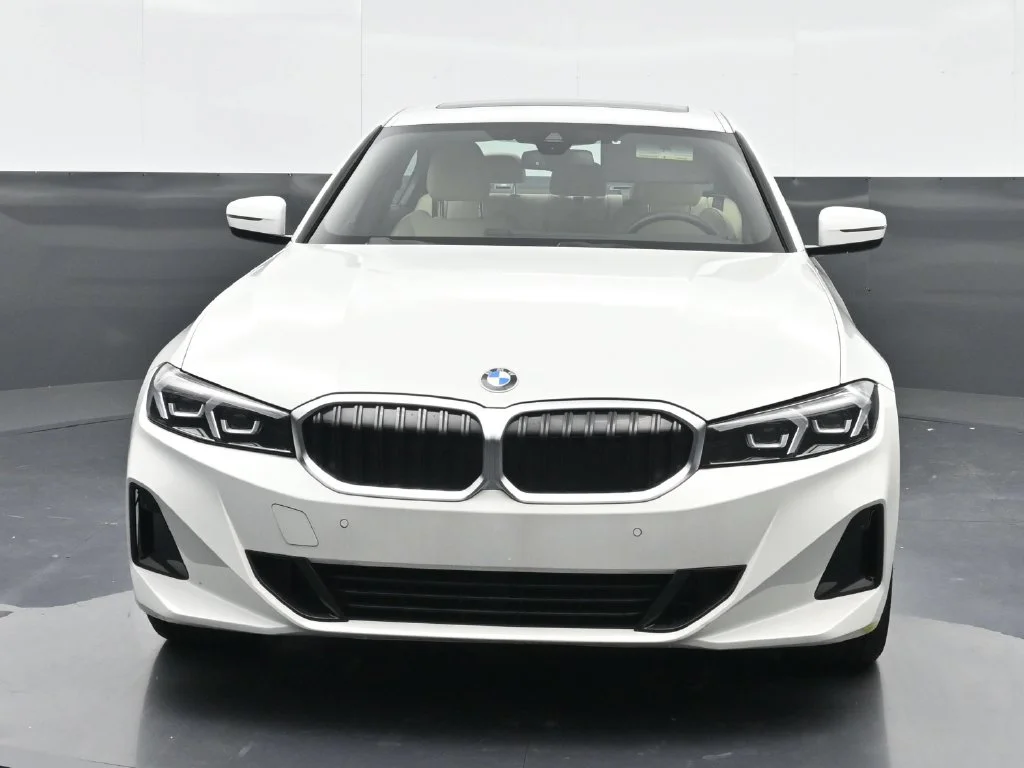 2024 BMW 3 Series 330i - Photo 6