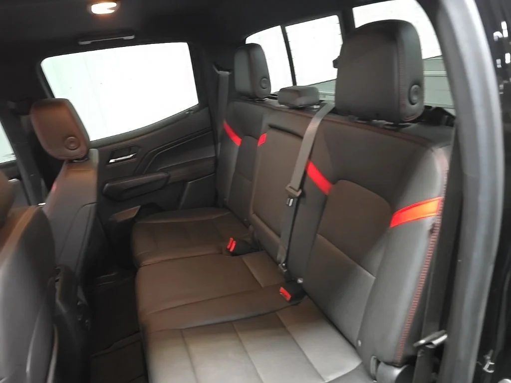 Used 2023 Black Chevrolet Z71 image 34