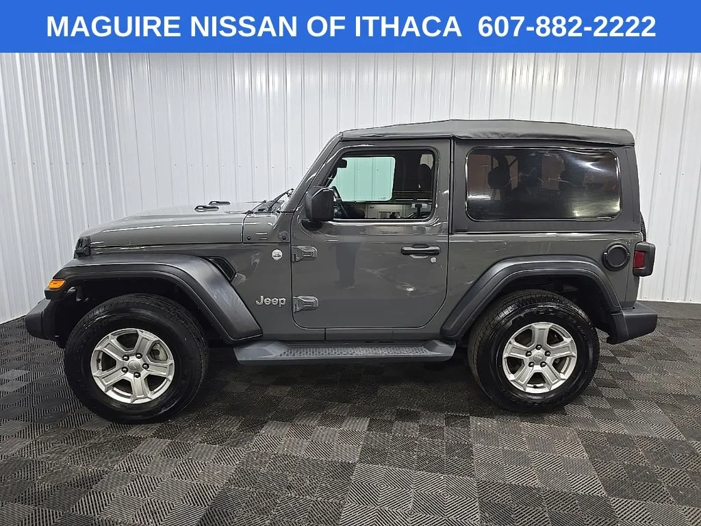 Used 2019 Gray Jeep Sport S image 5