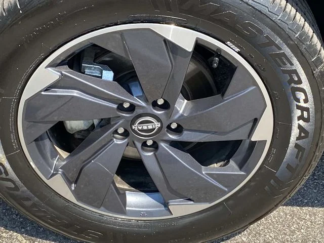 Used 2024 Gray Nissan SV image 29