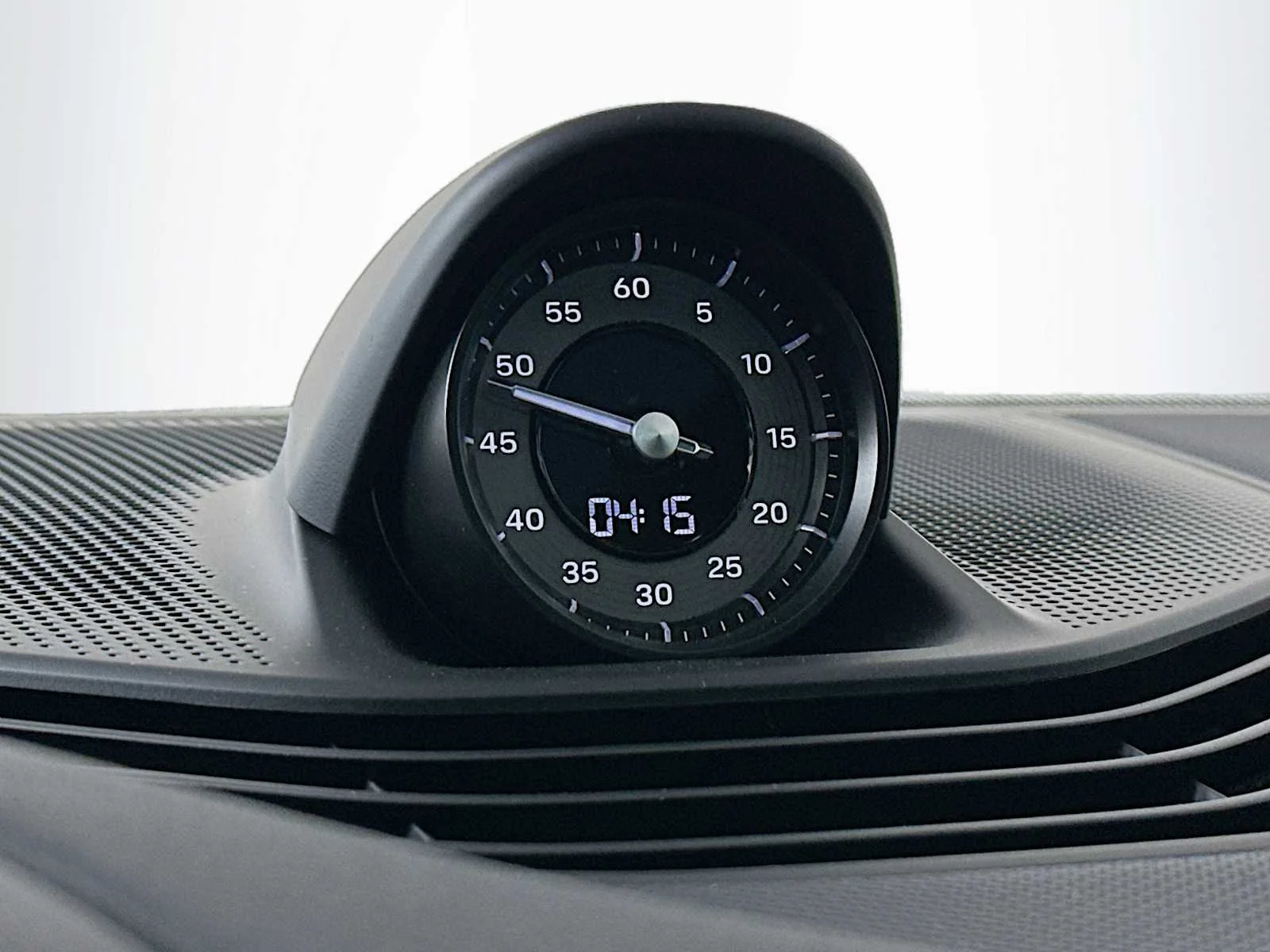 2025 Porsche Taycan Base - Photo 17