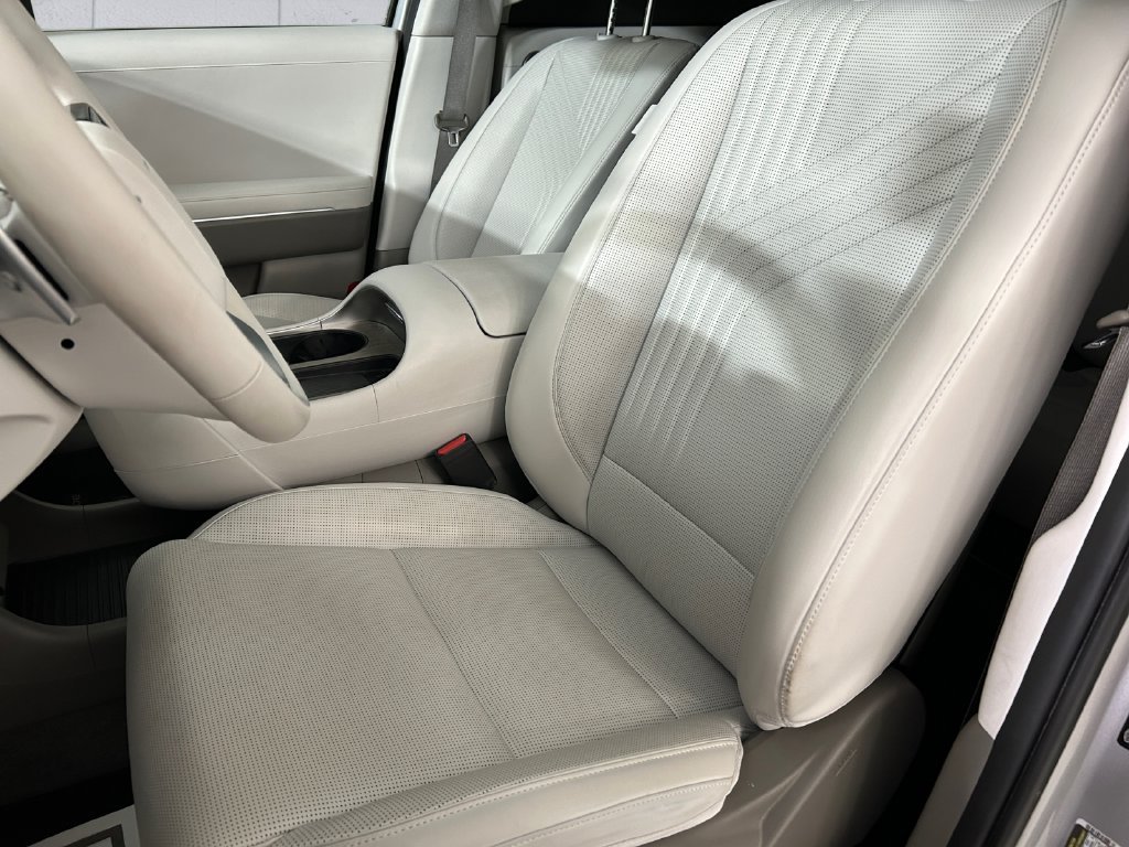 Used 2026 Silver Hyundai SEL Convenience image 8