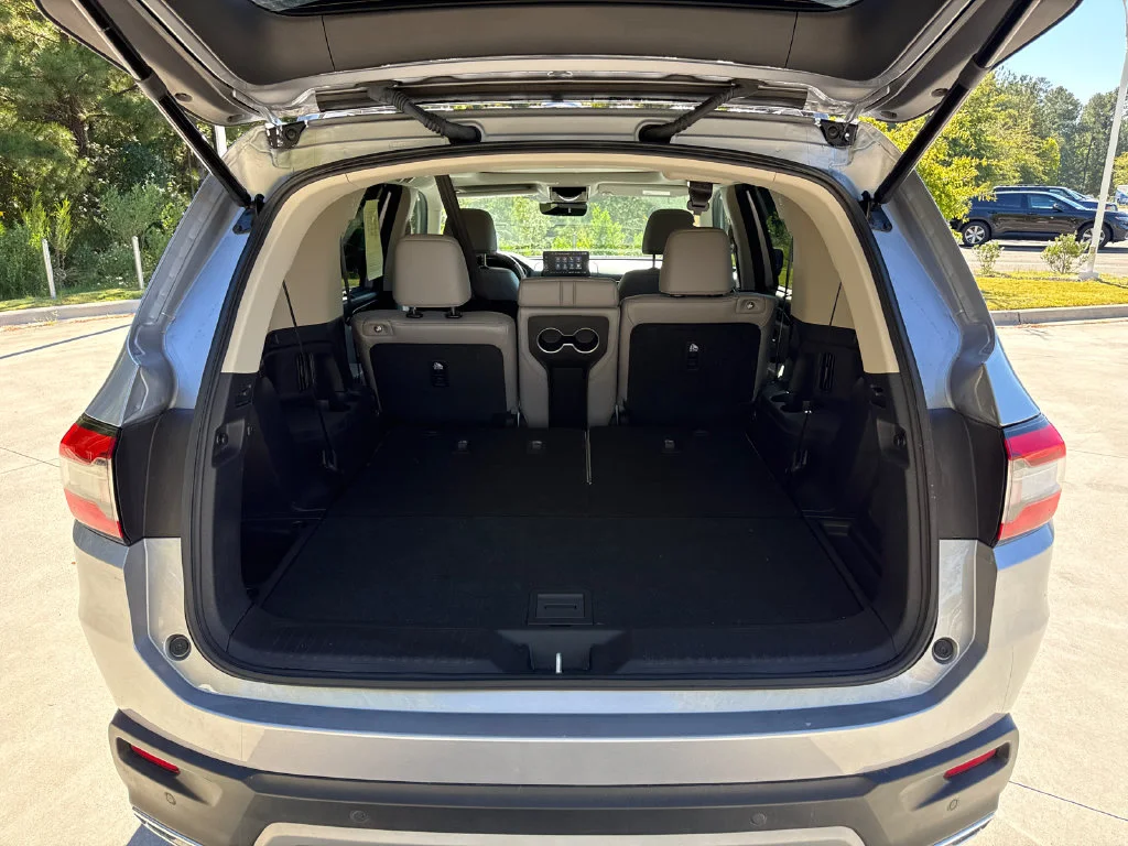 Used 2025 Lunar Silver Metallic Honda Touring image 33