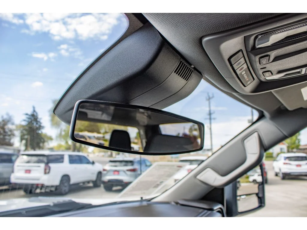 Used 2025 SUMMIT WHITE Chevrolet LT image 42