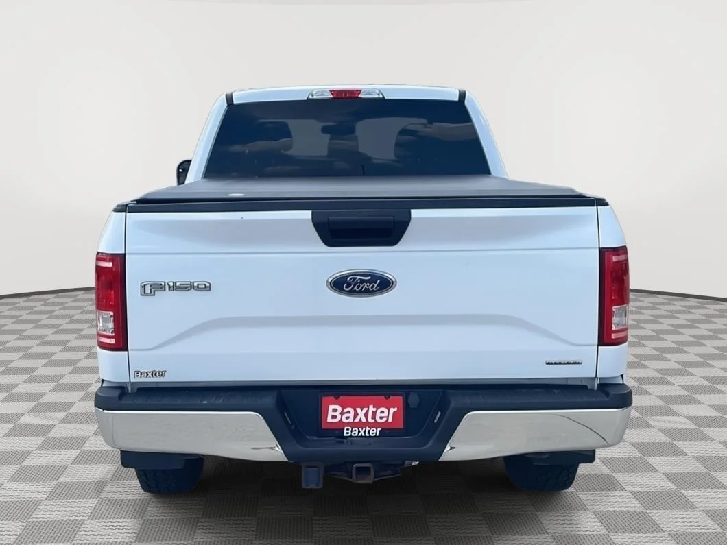 Used 2015 Oxford White Ford XLT image 4