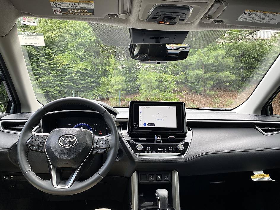 Used 2025 Celestite Toyota XLE image 20