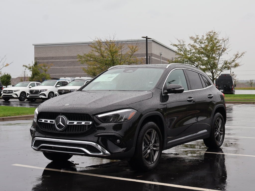 New 2026 Night Black Mercedes-Benz GLA 250 image 3