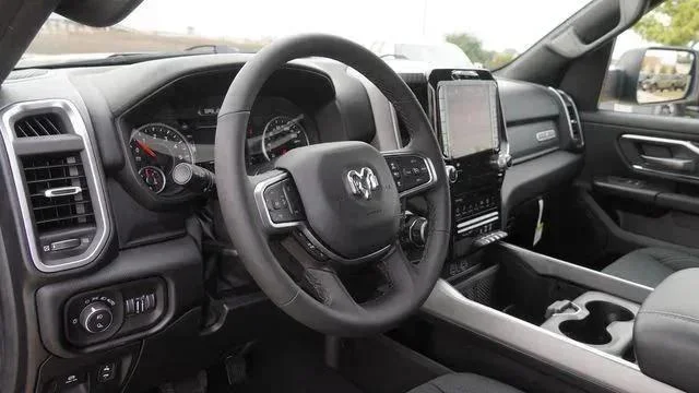 New 2026 Diamond Black Crystal Pearl-Coat Exterior Paint RAM LONE STAR image 18