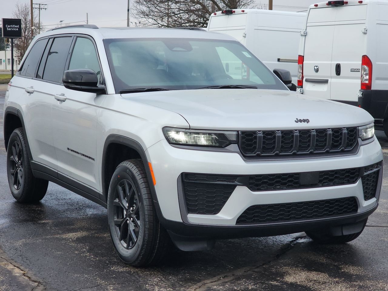 New 2026 Silver Zynith Jeep Altitude image 1