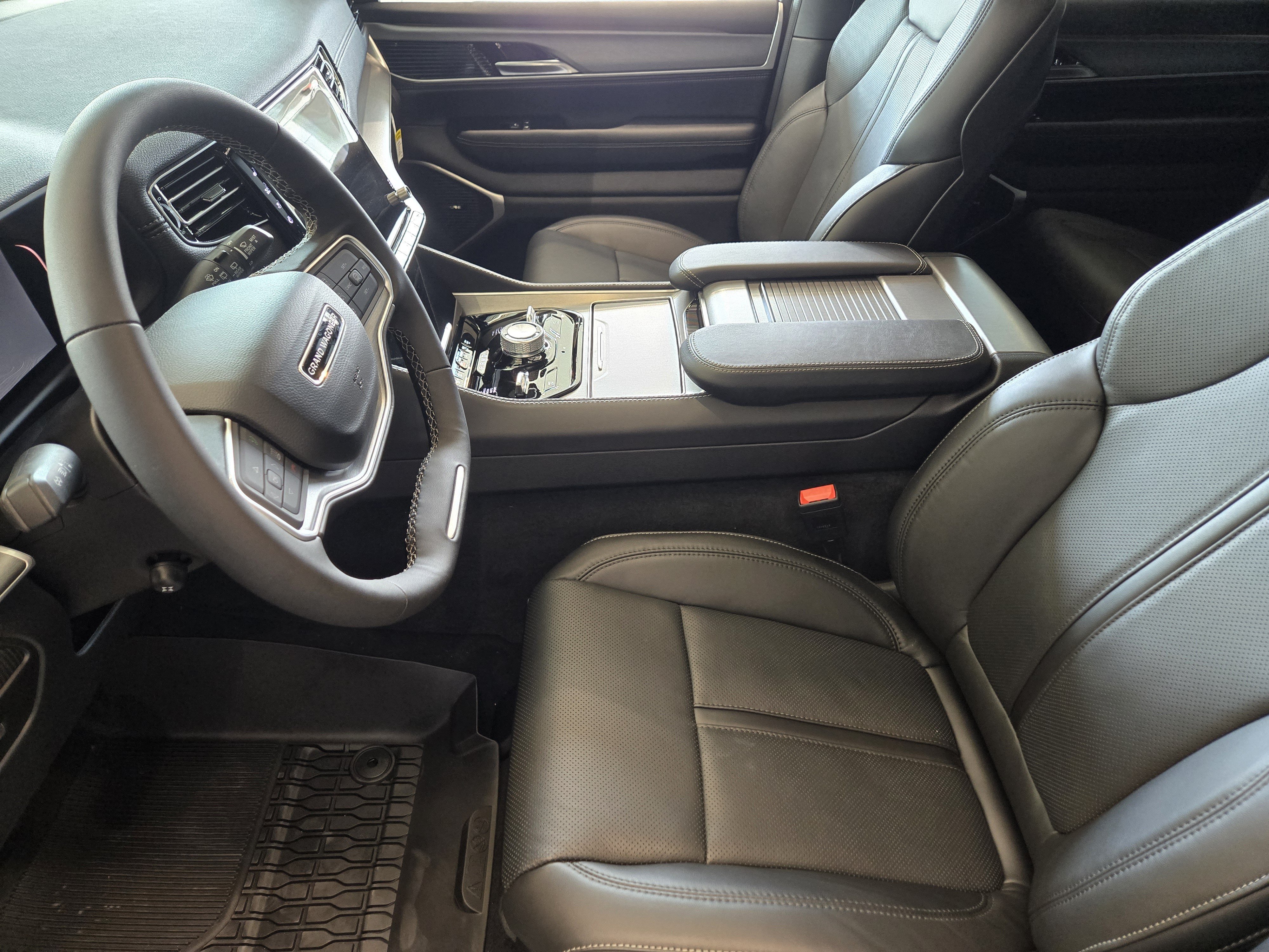 New 2026 Silver-Zynith Exterior Paint Jeep Upland image 9