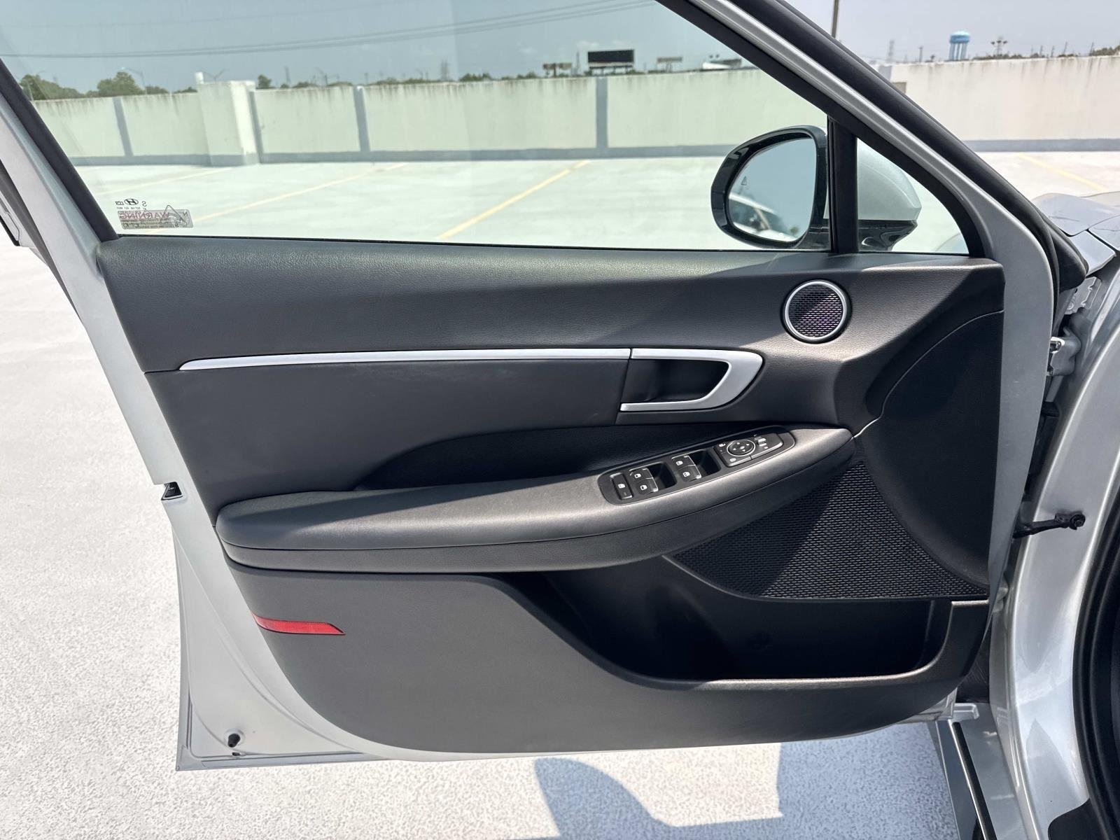 Used 2025 Aero Silver Hyundai SEL image 19