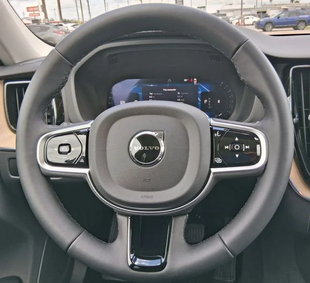 New 2026 Crystal White Volvo Plus image 9