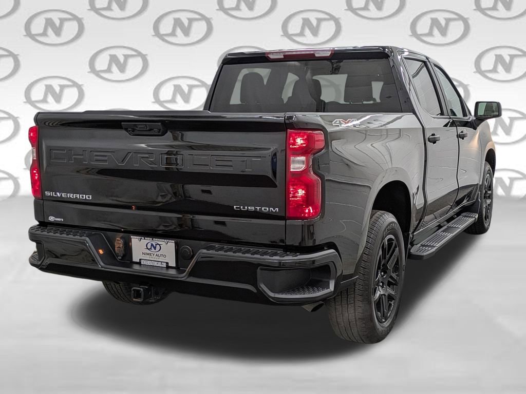 Used 2024 Black Chevrolet Custom image 25