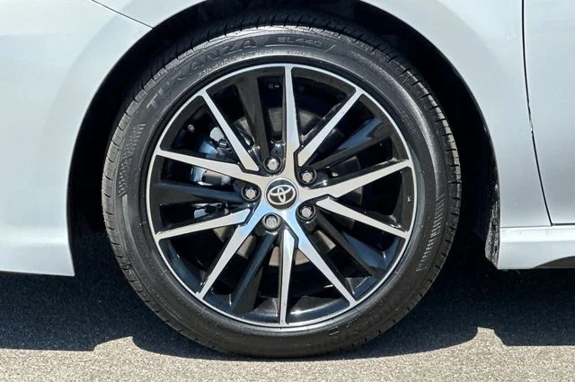 Used 2024 Ice Toyota SE image 31