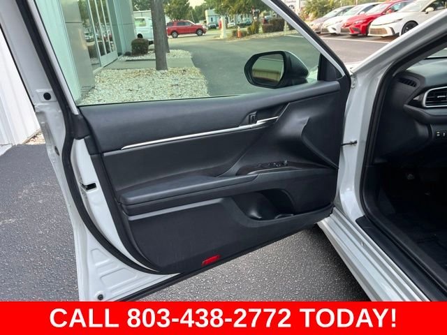 Used 2022 White Toyota SE image 5