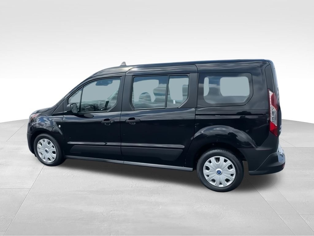 Used 2022 Black Ford XL image 6