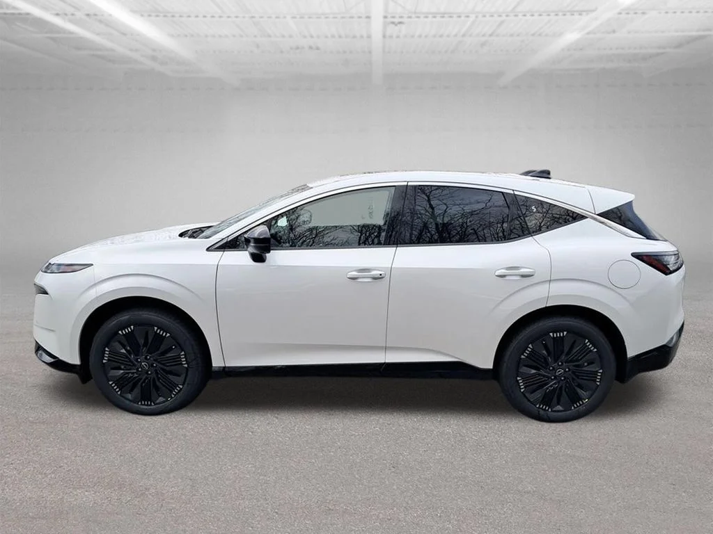 New 2026 White Nissan Platinum image 2