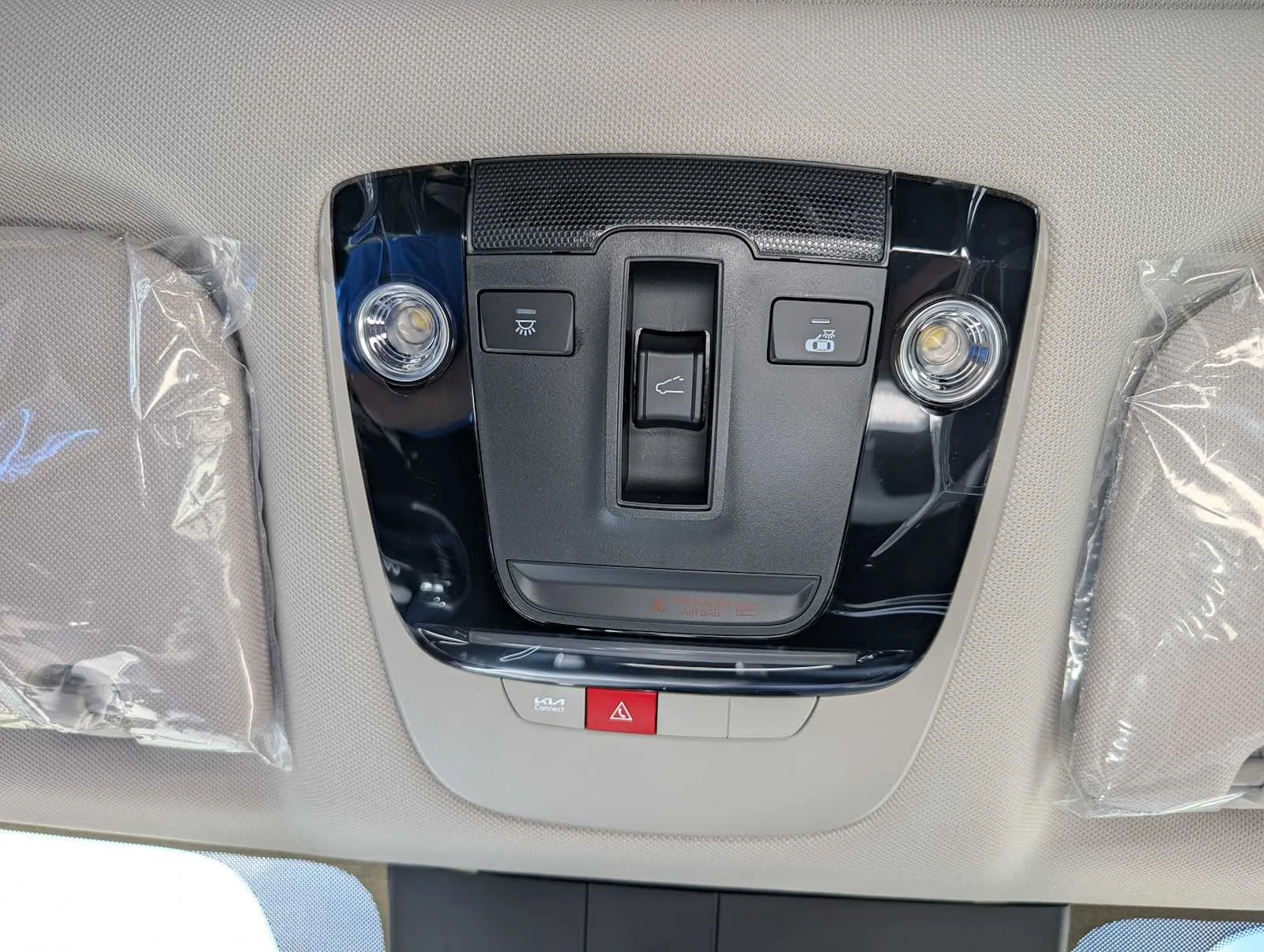 New 2026 Wolf Gray Kia S image 32