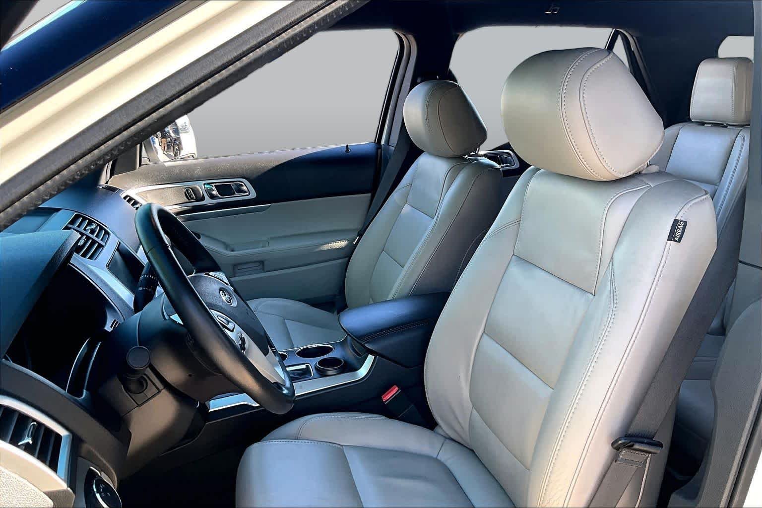Used 2012 White Suede Ford XLT image 7