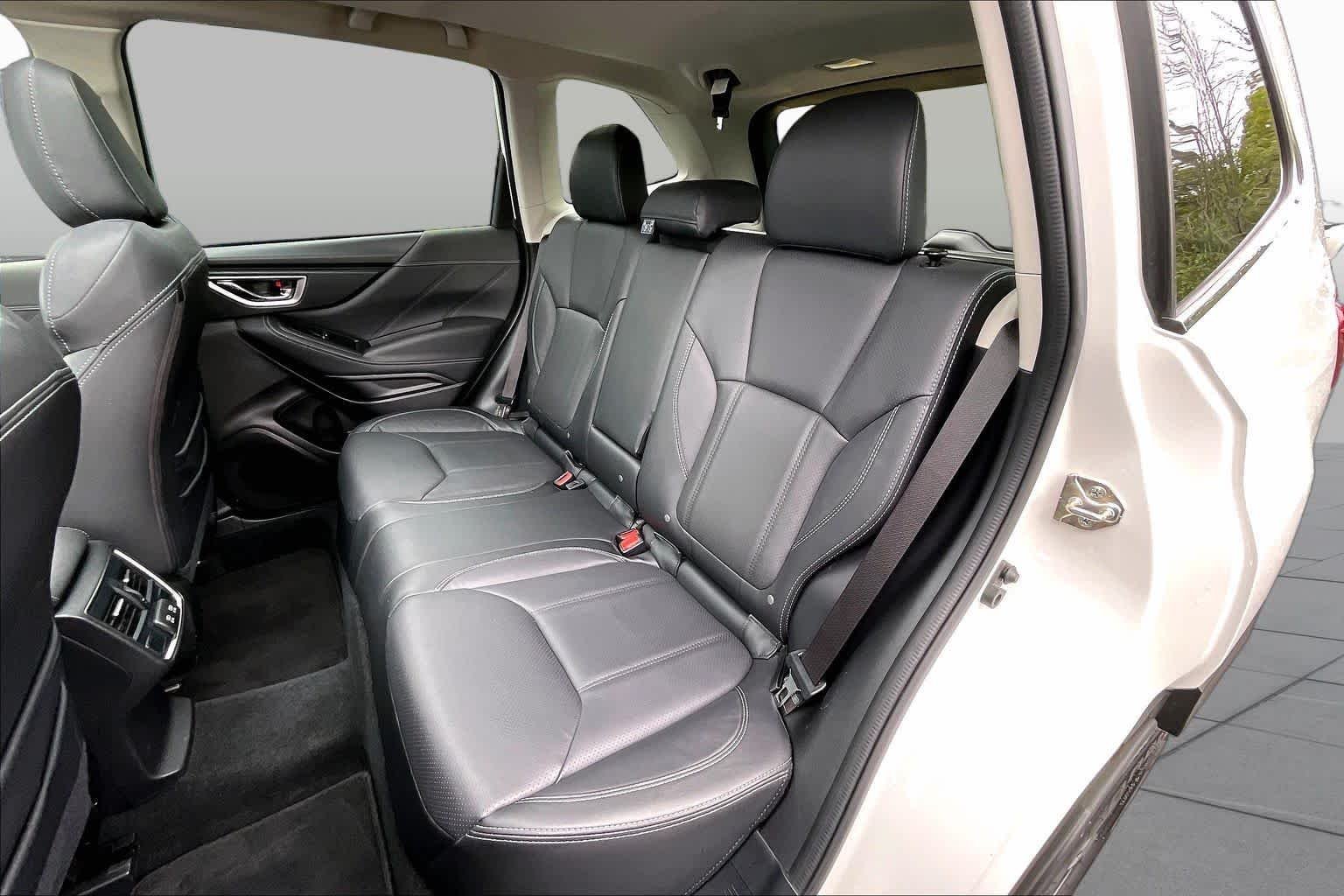 Used 2020 Crystal White Pearl Subaru Limited image 21
