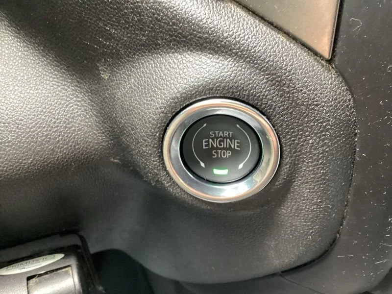Used 2022 Summit White Chevrolet RST image 32