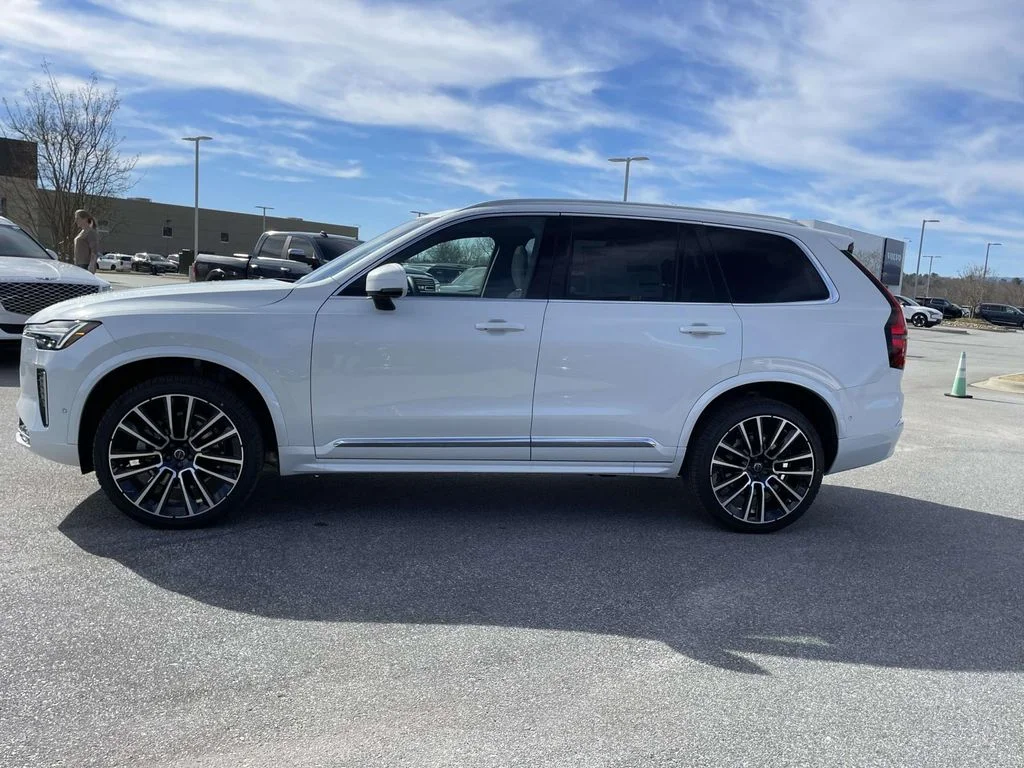 New 2026 Crystal White Volvo Plus image 22