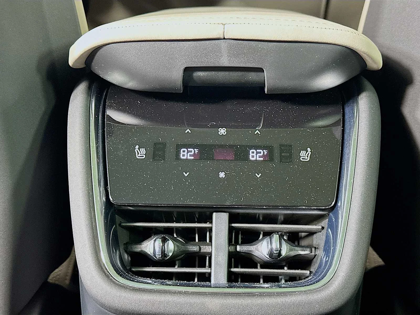 New 2026 Aurora Silver Volvo Plus image 23