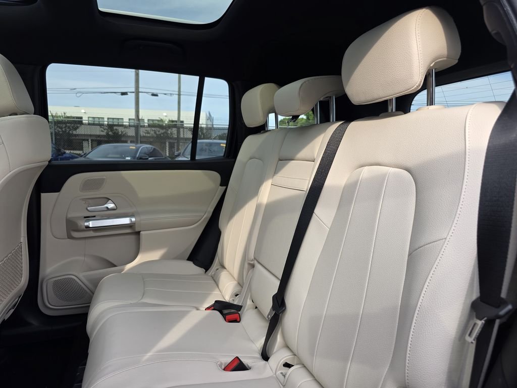 New 2026 Night Black Mercedes-Benz GLB 250 image 13