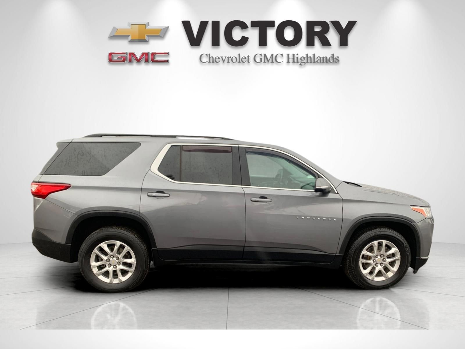 Used 2019 Chevrolet Traverse 1LT with VIN 1GNERGKW2KJ264136 for sale in Triadelphia, WV