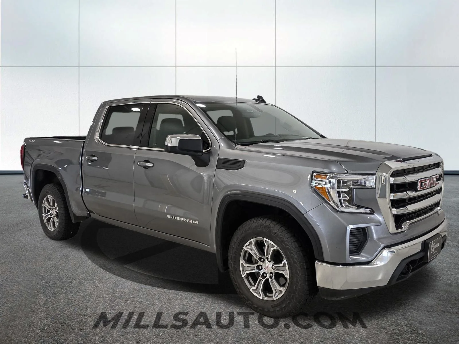 Used 2020 Gray GMC SLE image 10