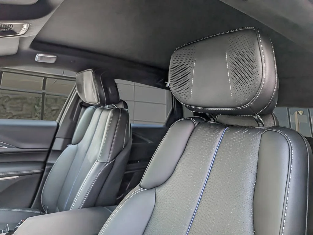 2026 Cadillac LYRIQ Premium Sport - Photo 9