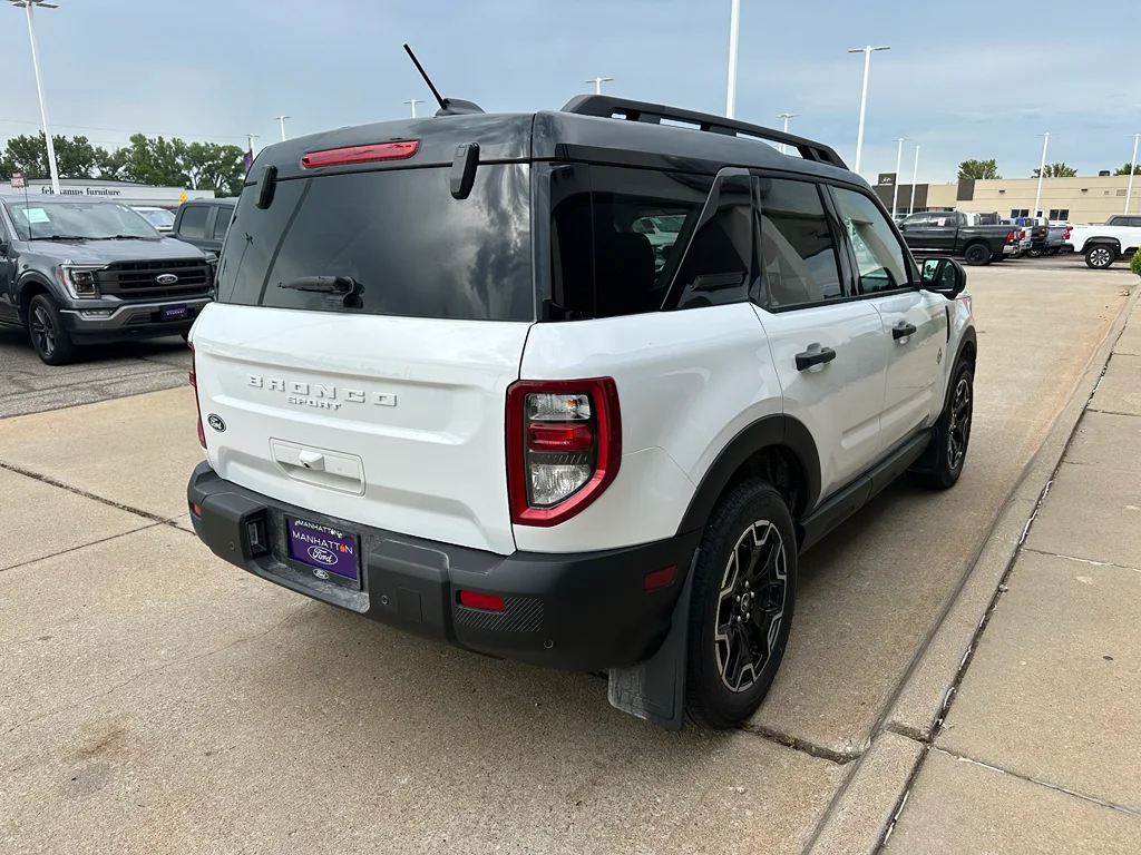 New 2026 Oxford White Ford Outer Banks image 5