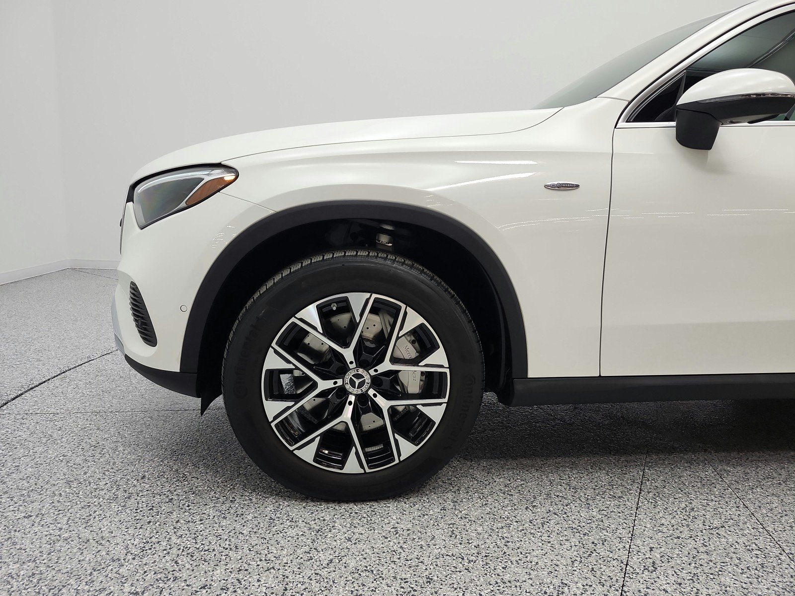 Used 2025 Polar White Mercedes-Benz GLC 350e 4MATIC® SUV image 21