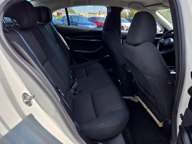 Used 2023 White Mazda 2.5 S image 21