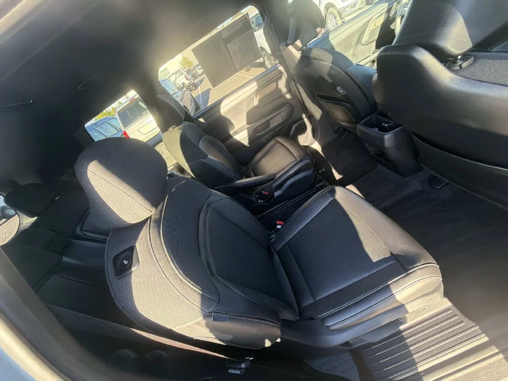 Used 2027 Black Kia S image 30