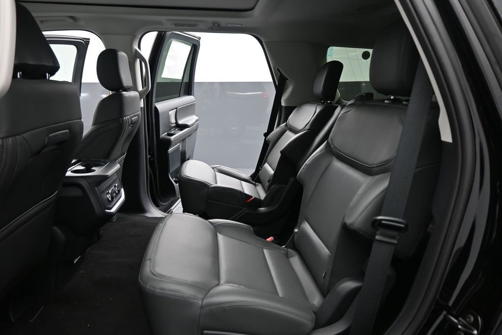 New 2026 Agate Black Metallic Ford Active image 18