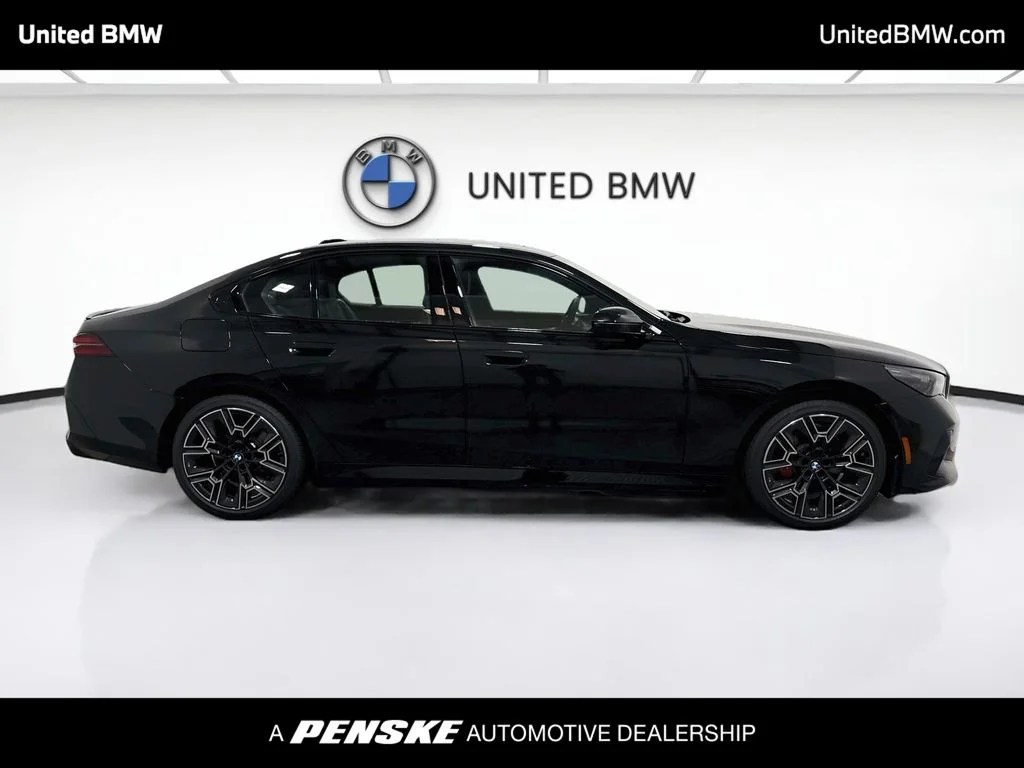 New 2027 Black Sapphire Metallic BMW 530i xDrive image 4