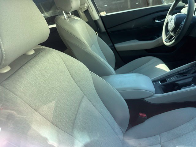 Used 2025 Meteorite Gray Metallic Honda LX image 5