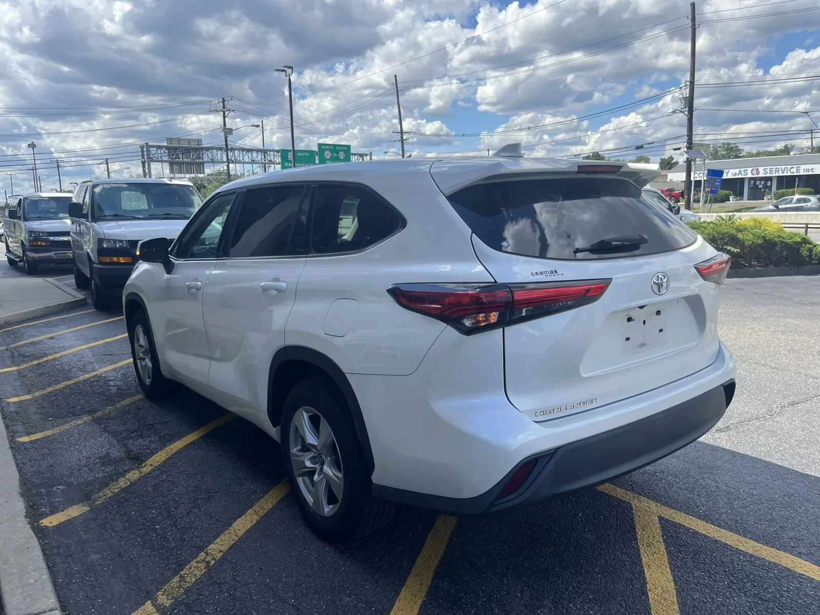 Used 2021 Blizzard Pearl Toyota L FWD image 4