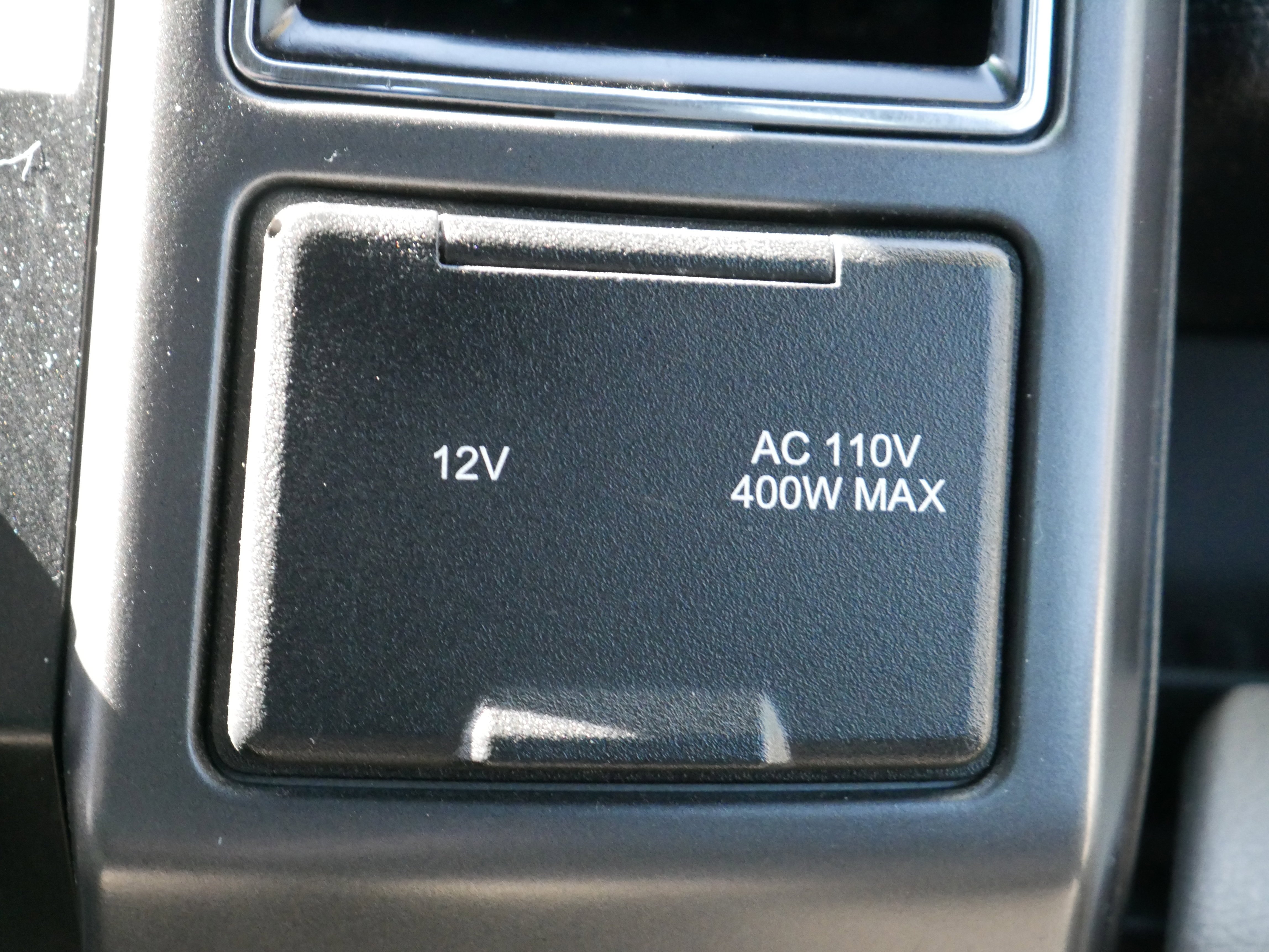 Used 2018 Wht Ford XL image 25
