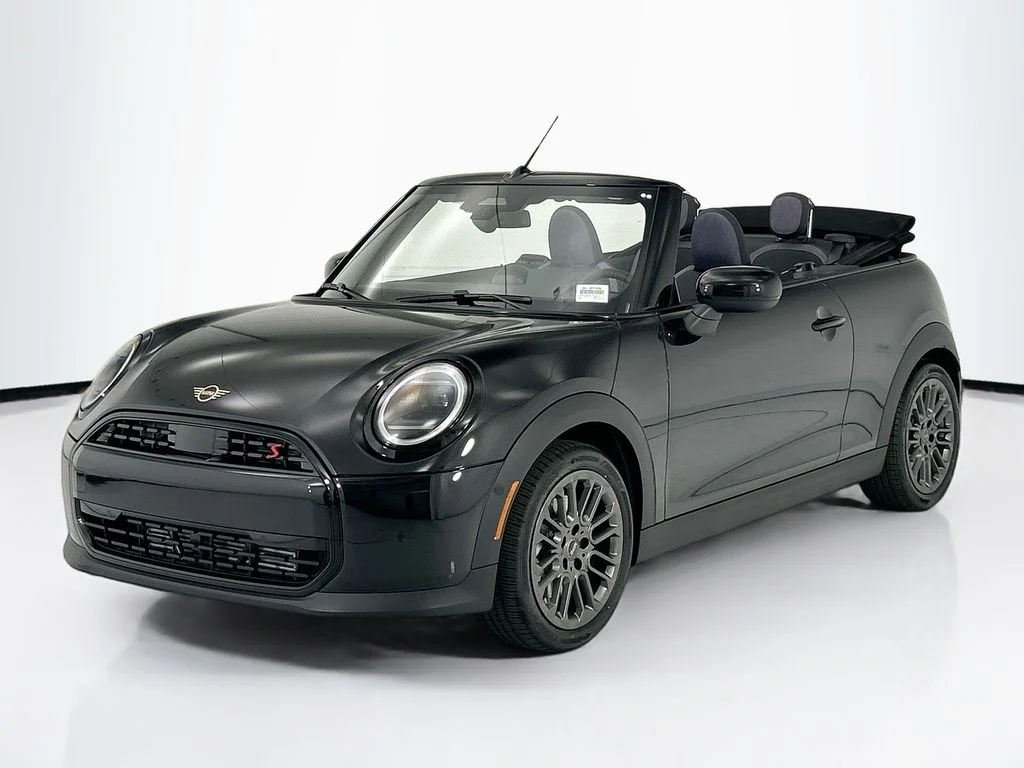 2026 MINI Convertible Cooper S Signature's photo
