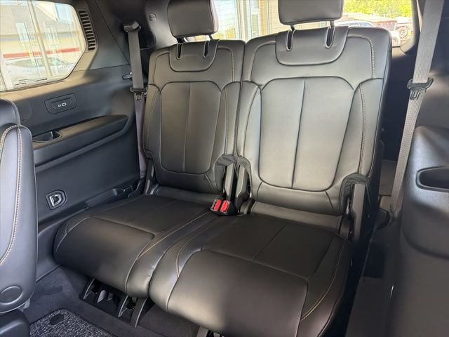 New 2026 Silver Zynith Exterior Paint Jeep  image 17